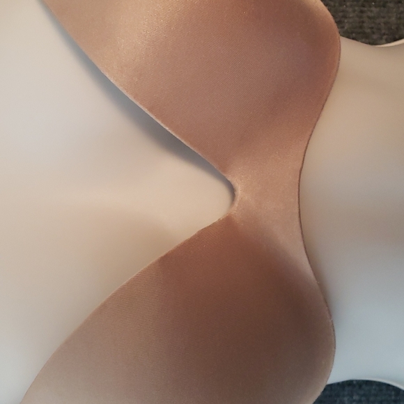 Victoria's Secret Push Up Padded Bra/Beige - Picture 3 of 7